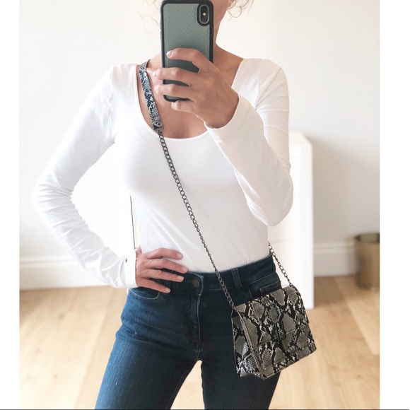 RIO2 Vegan Snakeskin Crossbody Bag - Picture 6 of 8